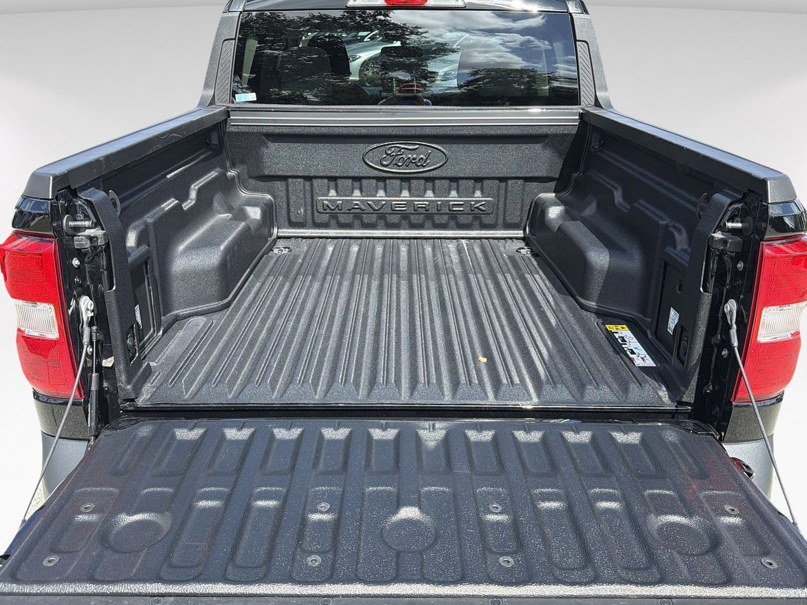 Used 2025 Ford Maverick XLT FWD image 6