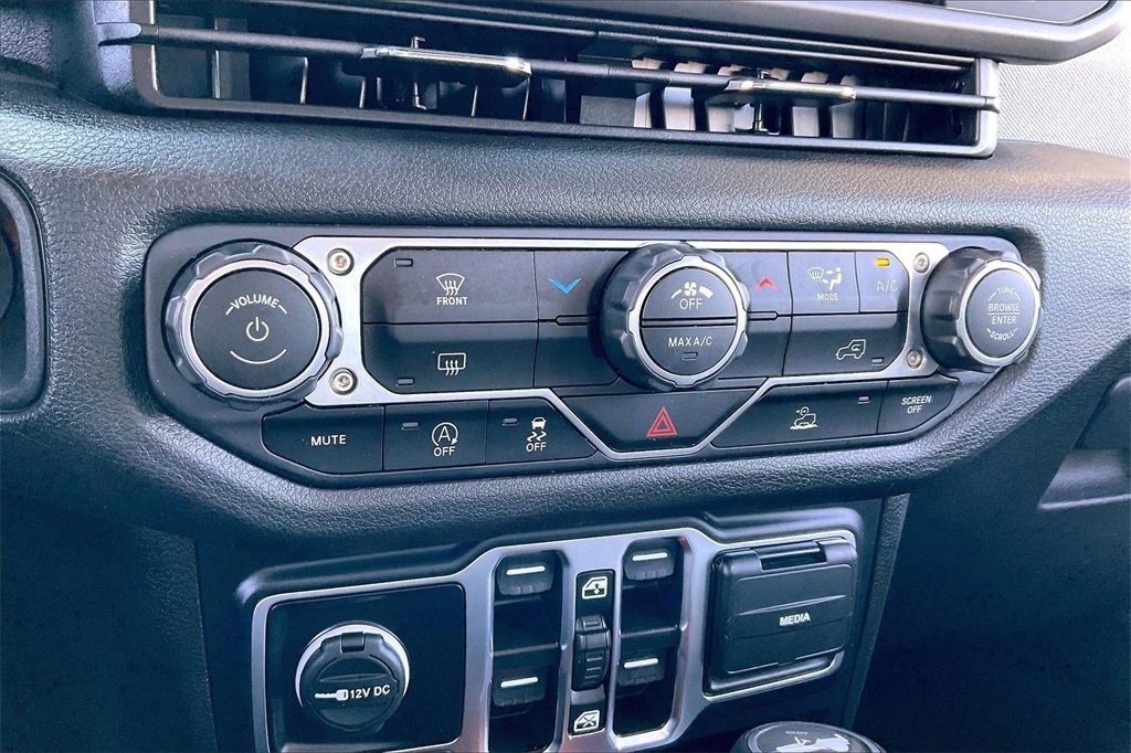 Used 2024 Jeep Wrangler Sport S image 29