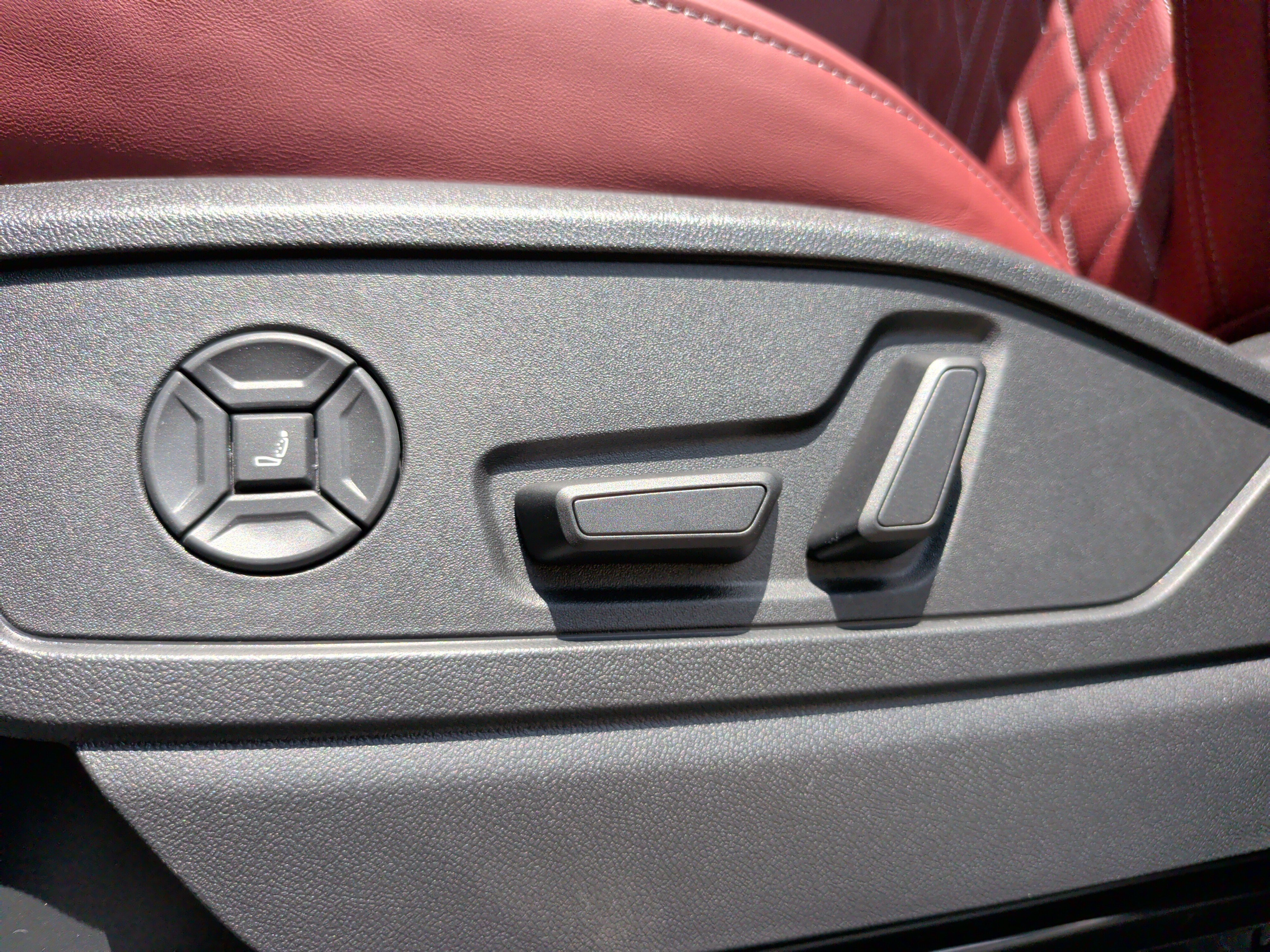 New 2026 Audi SQ5 Prestige AWD/4WD image 26