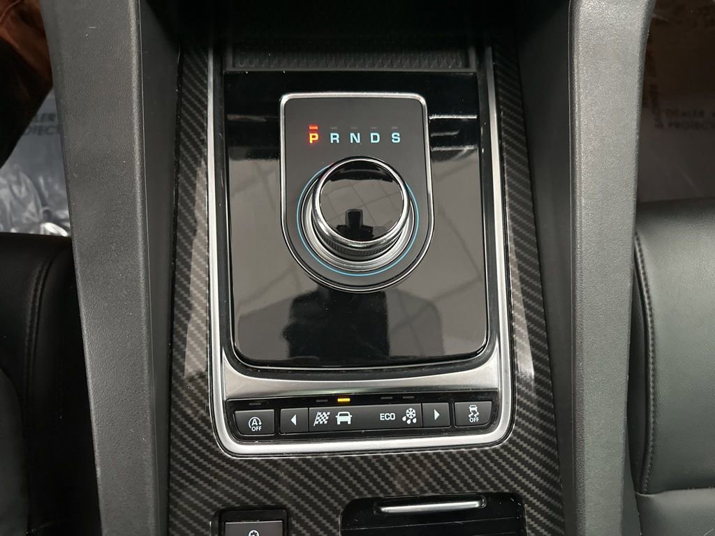 Used 2020 Jaguar F-PACE Premium image 15