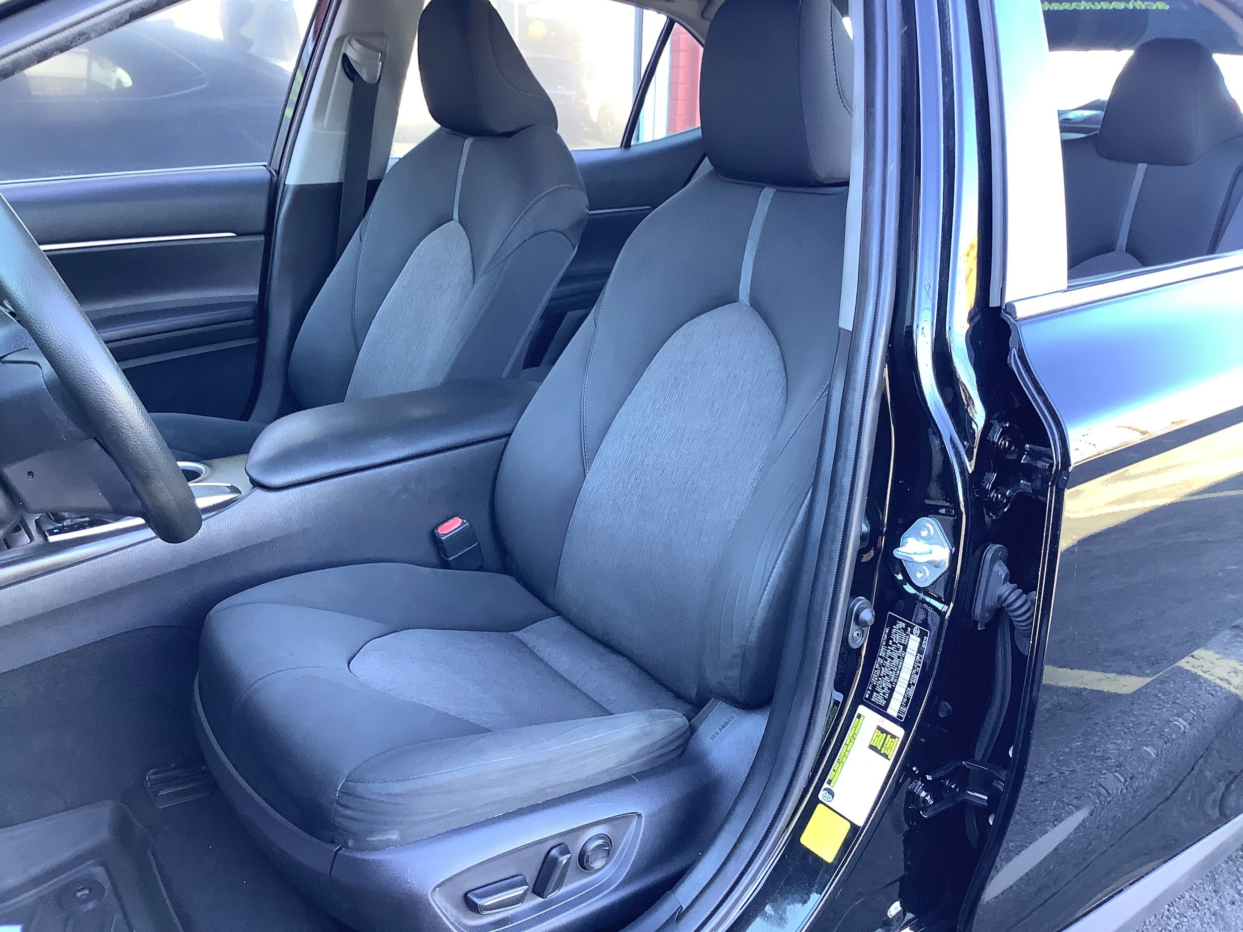 Used 2022 Toyota Camry LE FWD image 10
