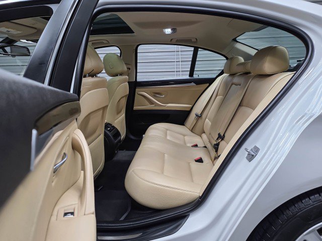 Used 2016 BMW 528i Sedan RWD image 16