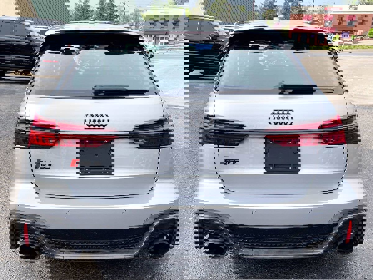 Used 2021 Audi RS 6 w/ Carbon Optic Package image 8