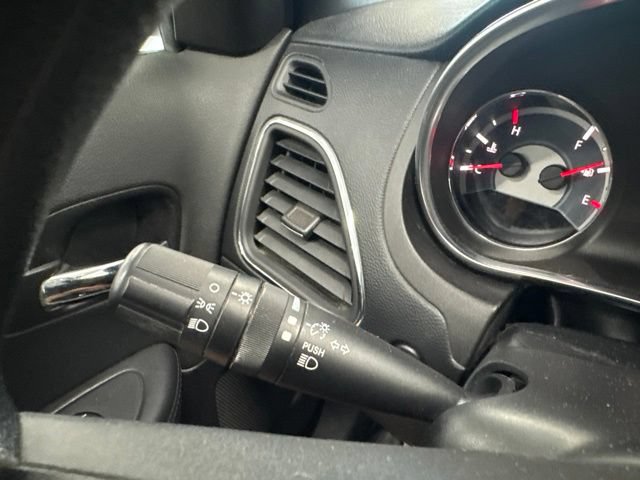 Used 2013 Chrysler 200 LX FWD image 34