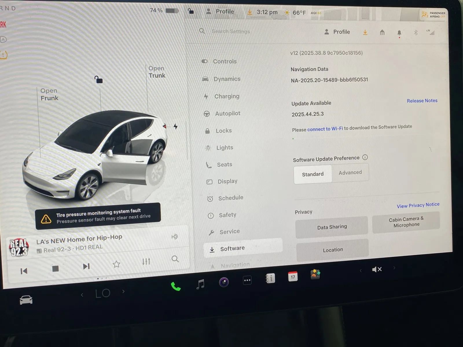Used 2023 Tesla Model Y 2WD image 14