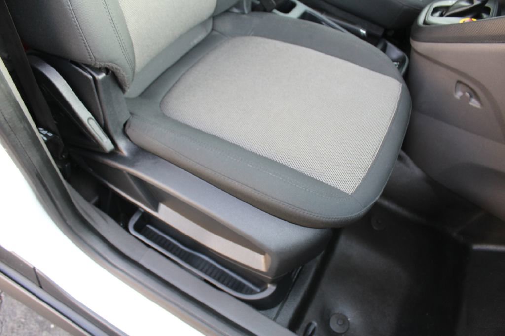 Used 2020 Ford Transit Connect XL image 22