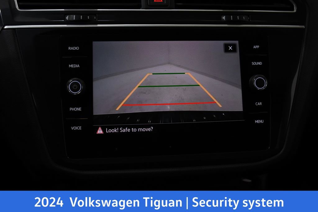 Used 2024 Volkswagen Tiguan SE R-Line image 19