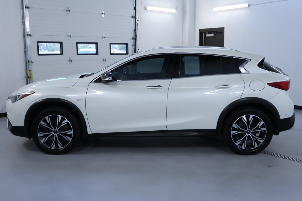 Used 2019 INFINITI QX30 AWD w/ Proassist Package image 4