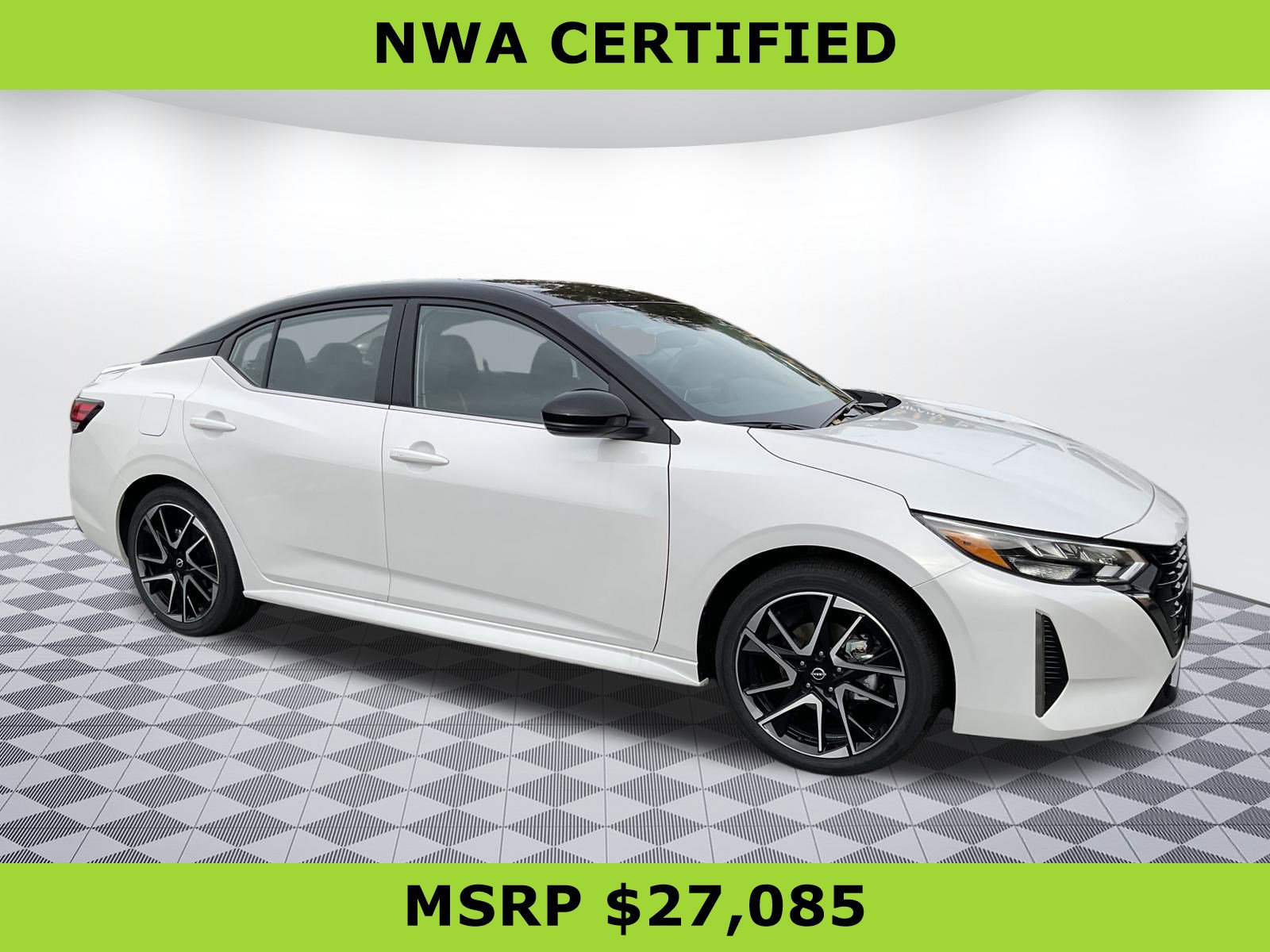 Used 2025 Nissan Sentra SR image 1