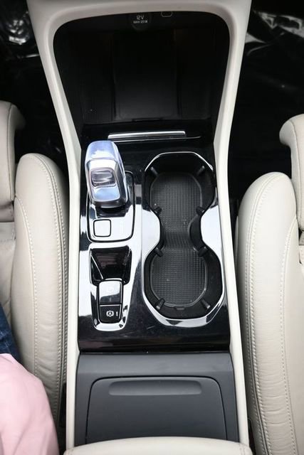 Used 2023 Volvo XC40 B5 Plus w/ Driver Assist Package image 10