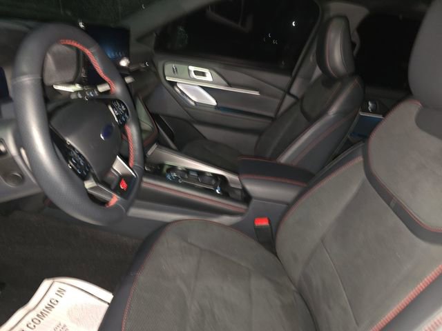 Used 2025 Ford Explorer ST image 2
