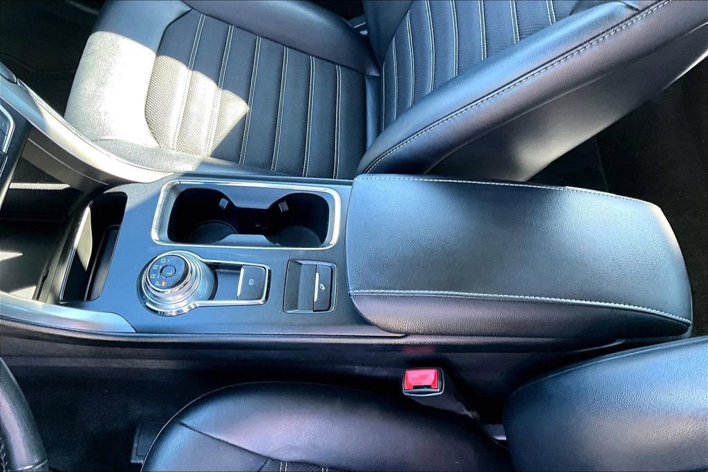 Used 2017 Ford Fusion SE w/ Equipment Group 201A image 16