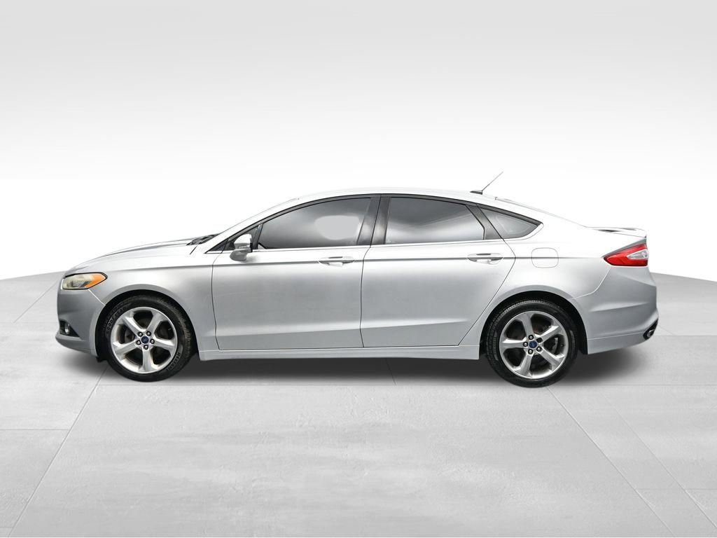 Used 2016 Ford Fusion SE AWD/4WD image 2