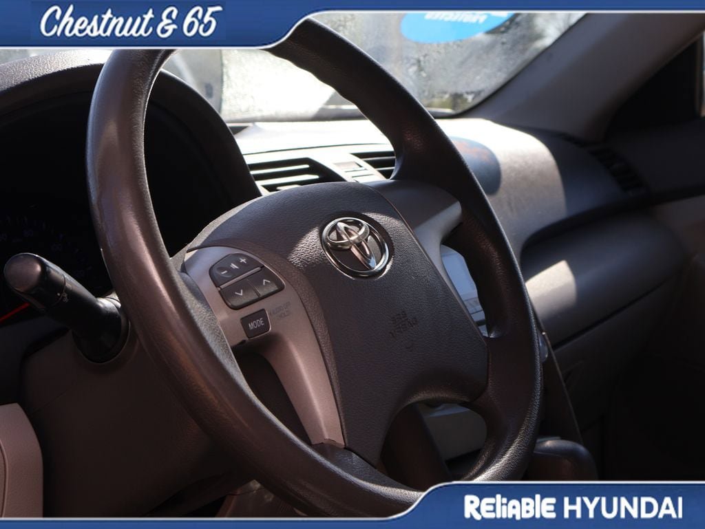Used 2011 Toyota Camry LE image 25