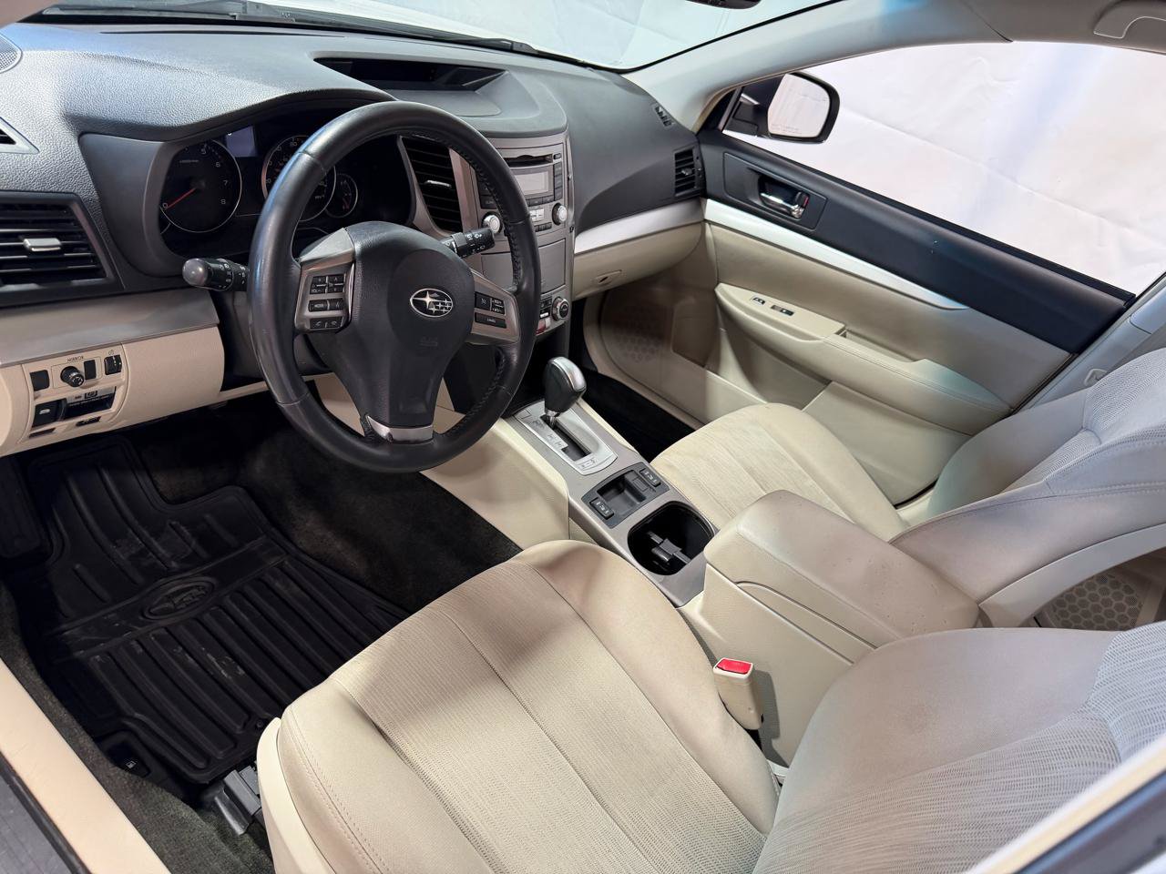Used 2013 Subaru Outback 2.5i Premium w/ All-Weather Pkg AWD/4WD image 24