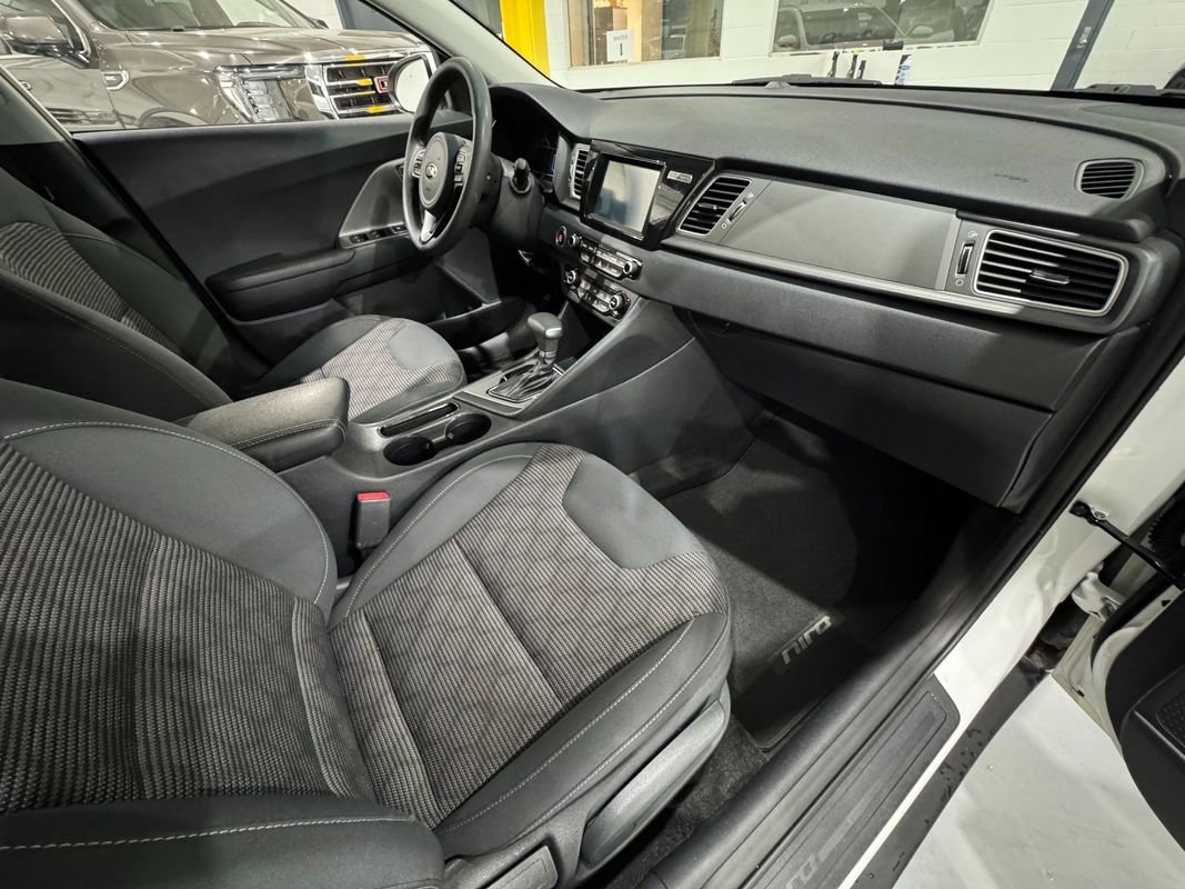 Used 2019 Kia Niro LX image 33