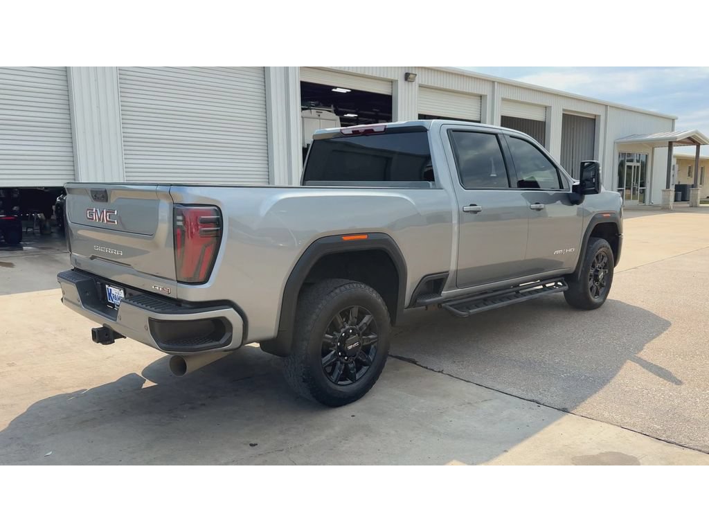 Used 2025 GMC Sierra 2500 AT4 AWD/4WD image 8