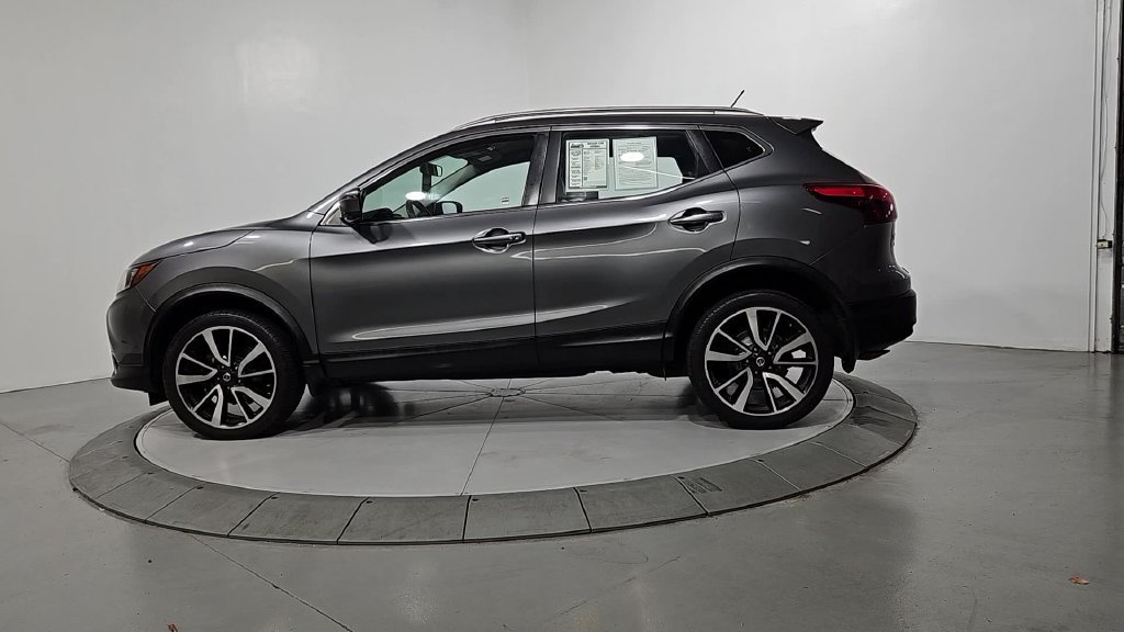 Used 2018 Nissan Rogue Sport SL FWD image 2