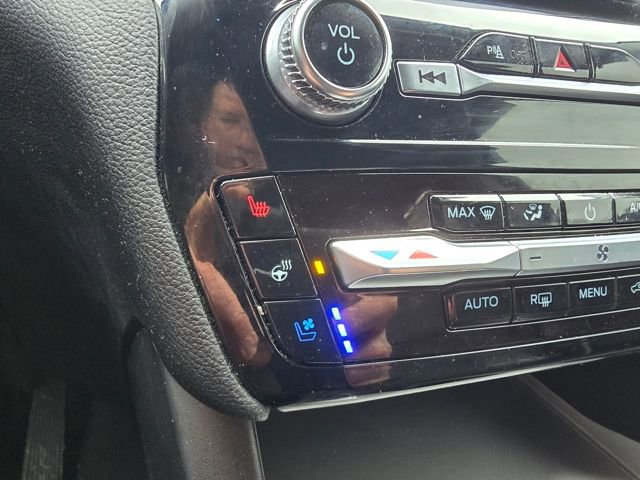 Used 2024 Ford Explorer Limited image 21