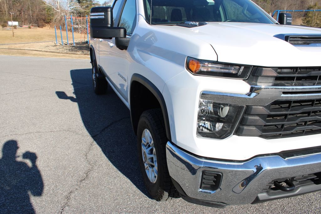 Used 2024 Chevrolet Silverado 2500 LT image 42