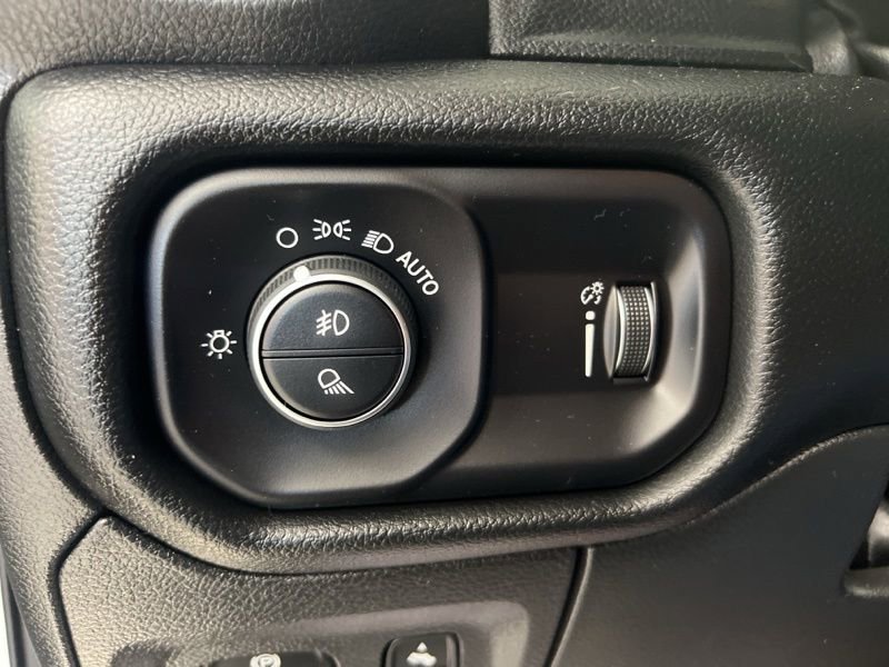 Used 2022 RAM 1500 Big Horn AWD/4WD image 18