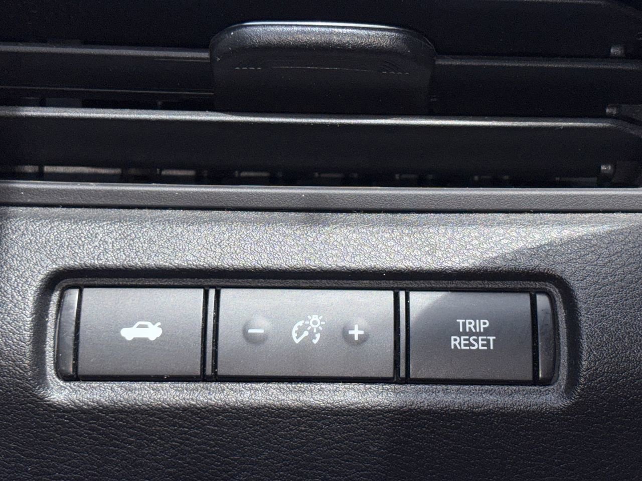 Certified 2023 Nissan Altima 2.5 SR FWD image 19