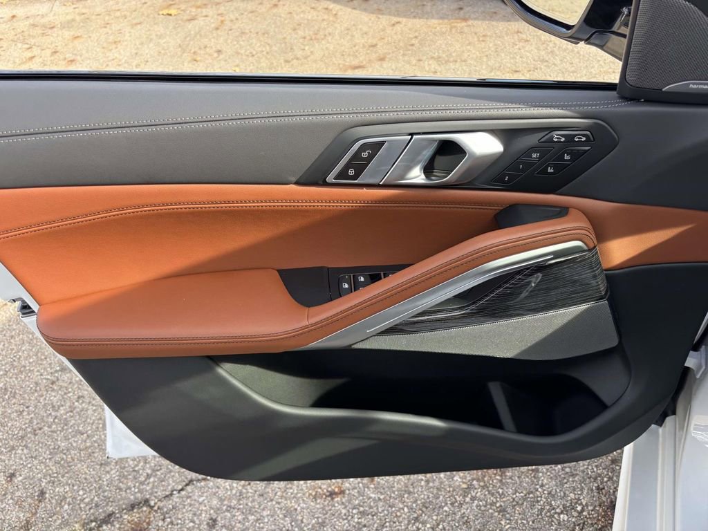 New 2026 BMW X6 M60i image 11