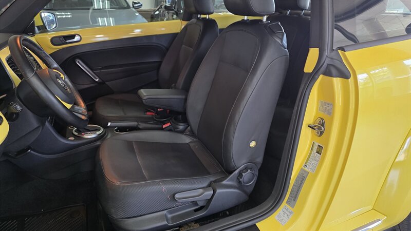 Used 2012 Volkswagen Beetle 2.5 FWD image 10