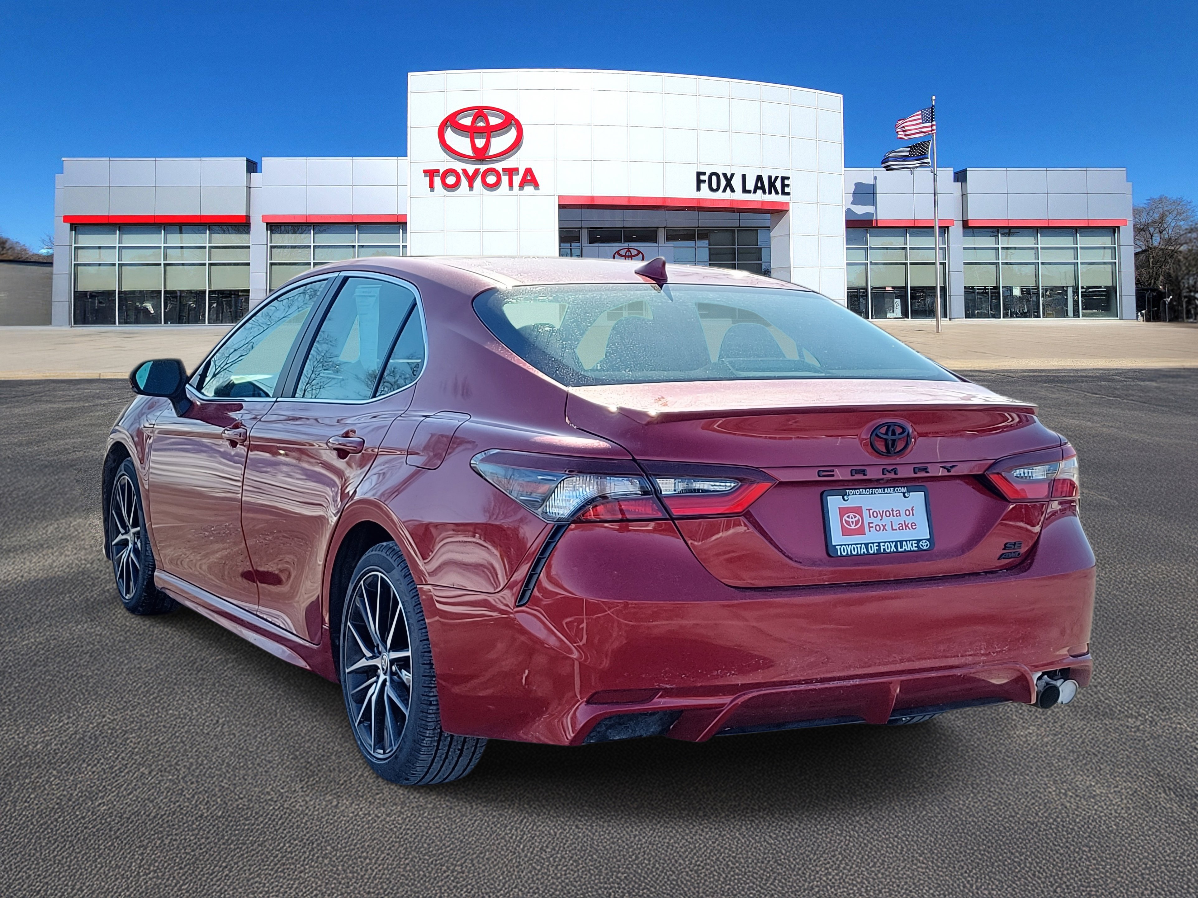Used 2023 Toyota Camry SE w/ Cold Weather Package image 3