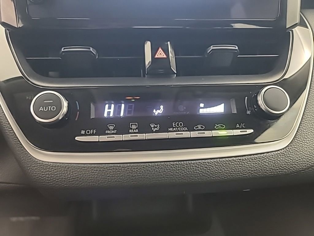 Used 2025 Toyota Corolla LE FWD image 35