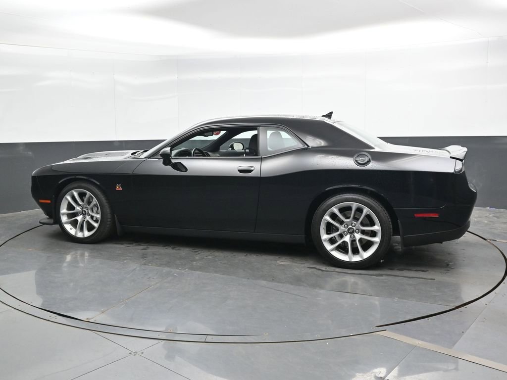 Used 2022 Dodge Challenger R/T Scat Pack RWD image 10