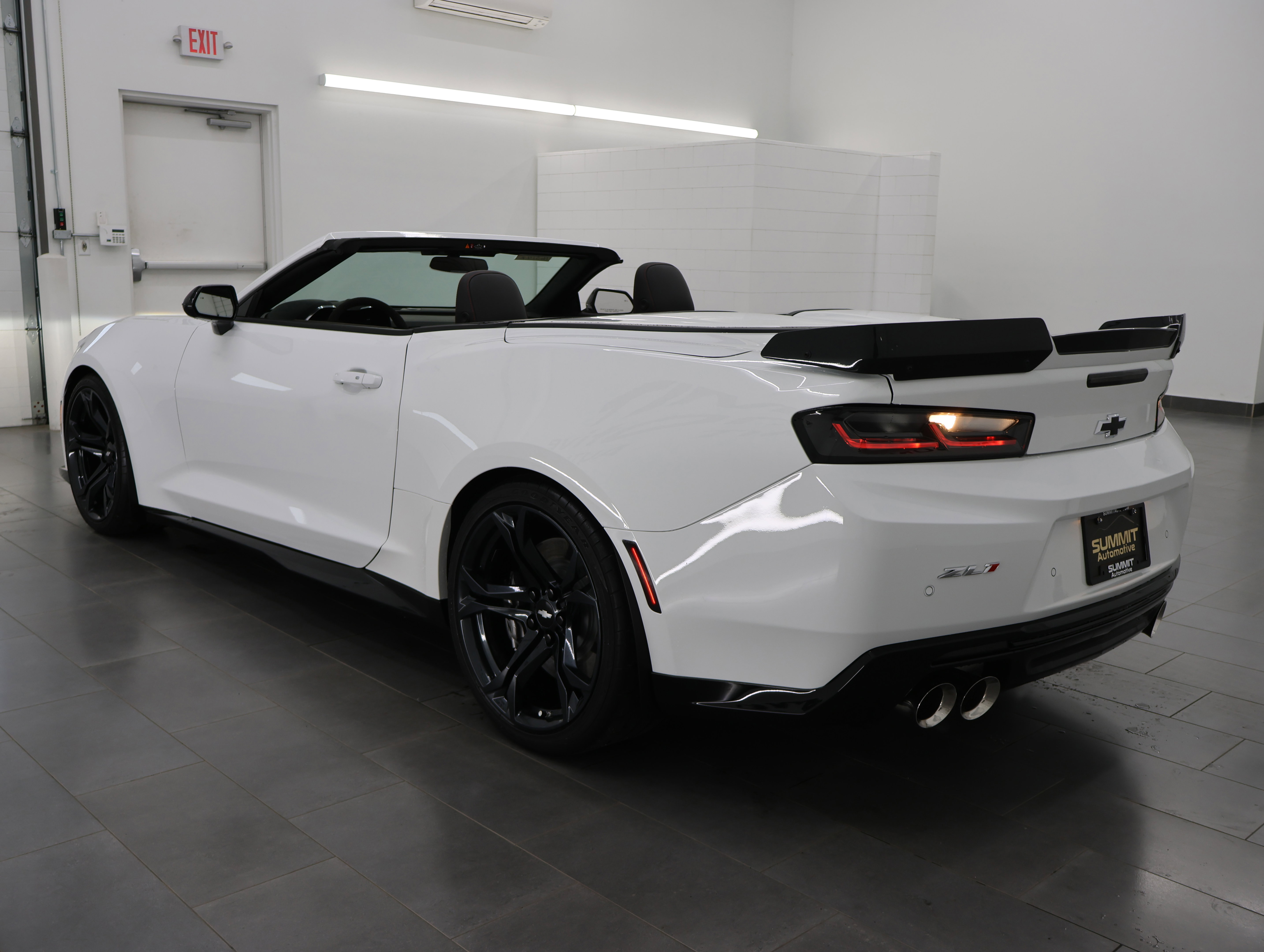 Used 2018 Chevrolet Camaro ZL1 RWD image 5