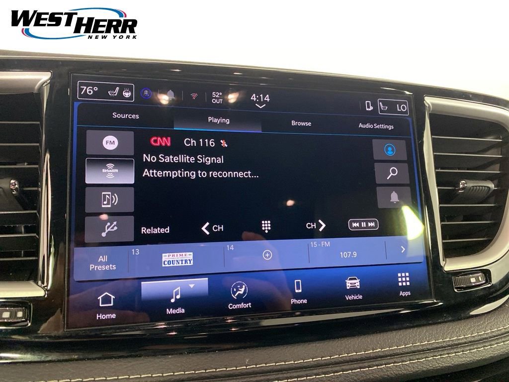 Used 2026 Chrysler Pacifica Select AWD/4WD image 2