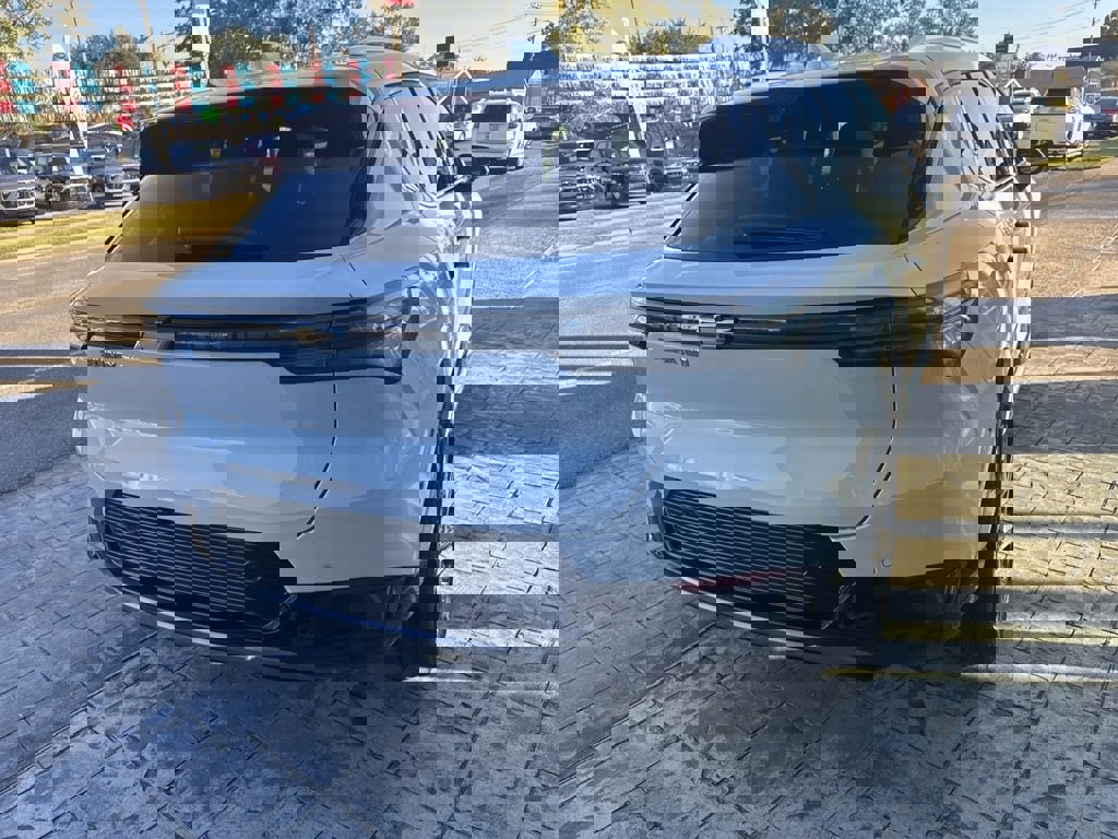 New 2026 Chevrolet Equinox EV LT image 16