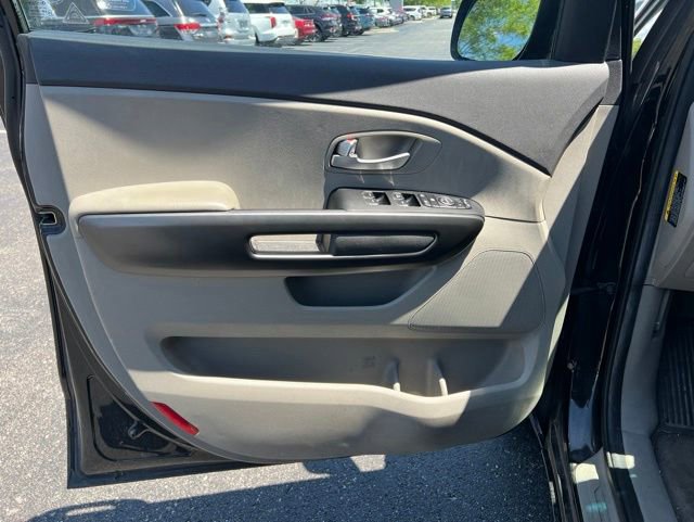 Used 2016 Kia Sedona LX w/ LX Convenience Package FWD image 23