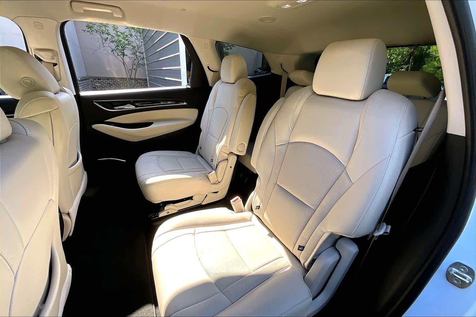 Used 2023 Buick Enclave Essence FWD image 19