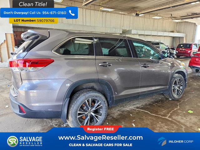 Used 2019 Toyota Highlander LE AWD/4WD image 4
