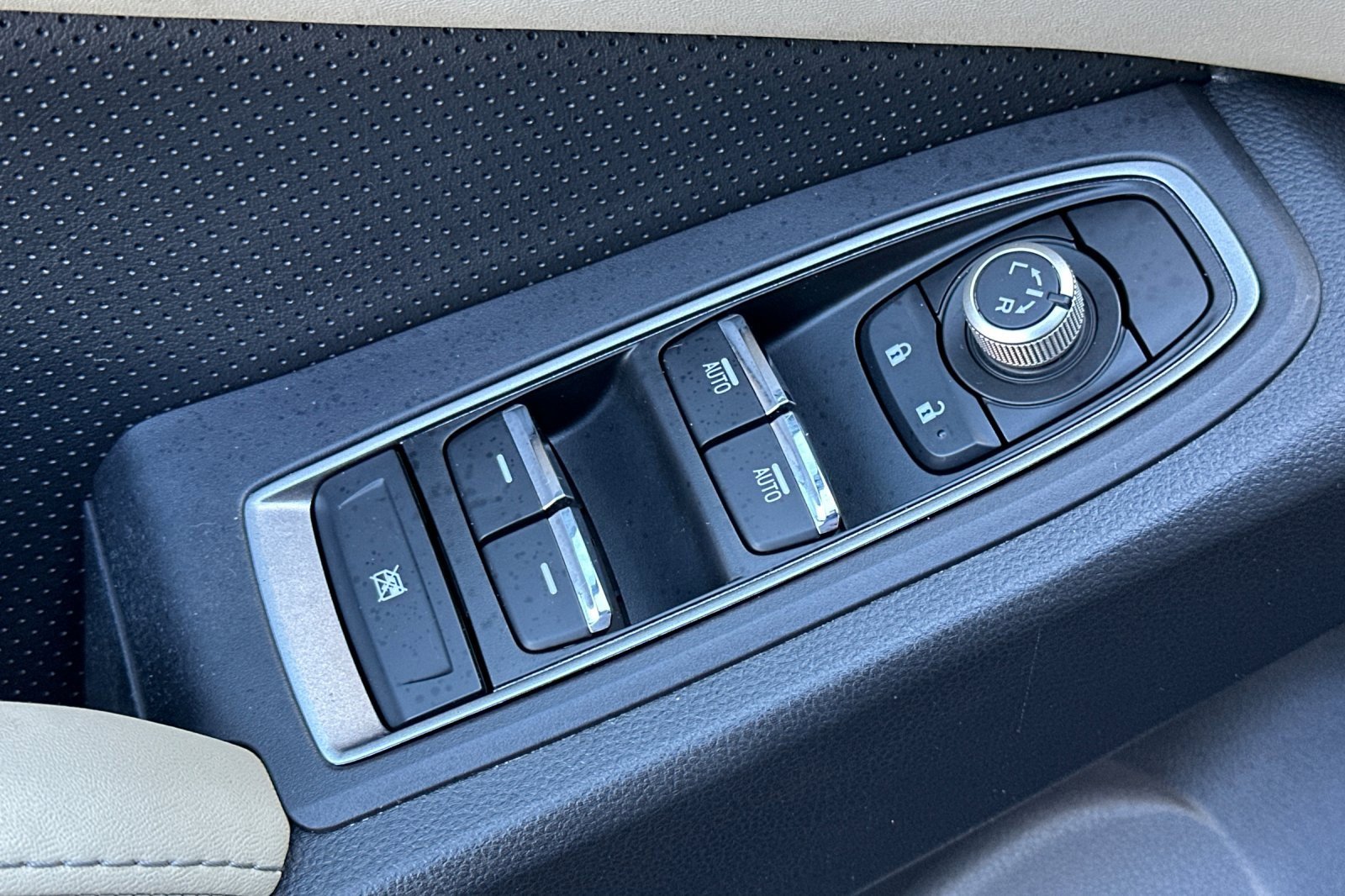 Used 2024 Subaru Ascent Limited image 12