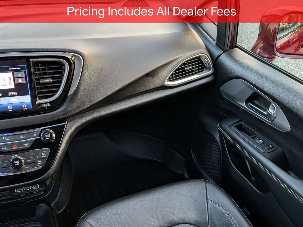 Used 2022 Chrysler Pacifica Touring-L w/ S Appearance Package FWD image 17