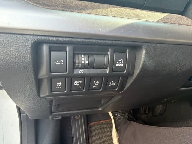 Used 2018 Subaru Outback 3.6R Touring AWD/4WD image 19