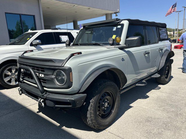 Used 2021 Ford Bronco Black Diamond image 3