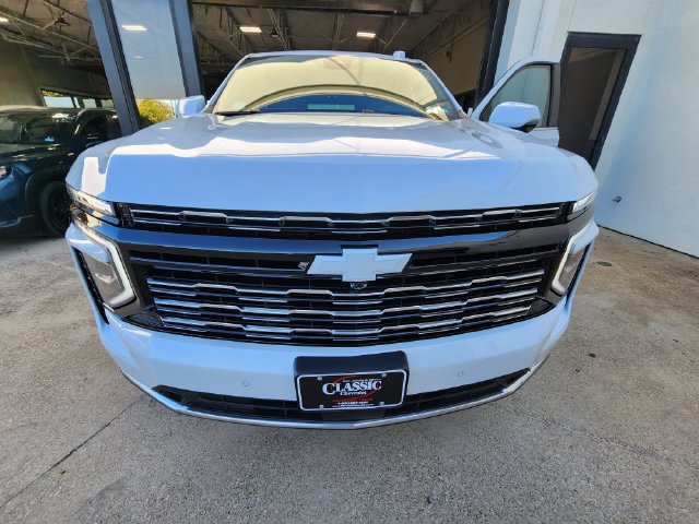 Used 2026 Chevrolet Tahoe High Country AWD/4WD image 2