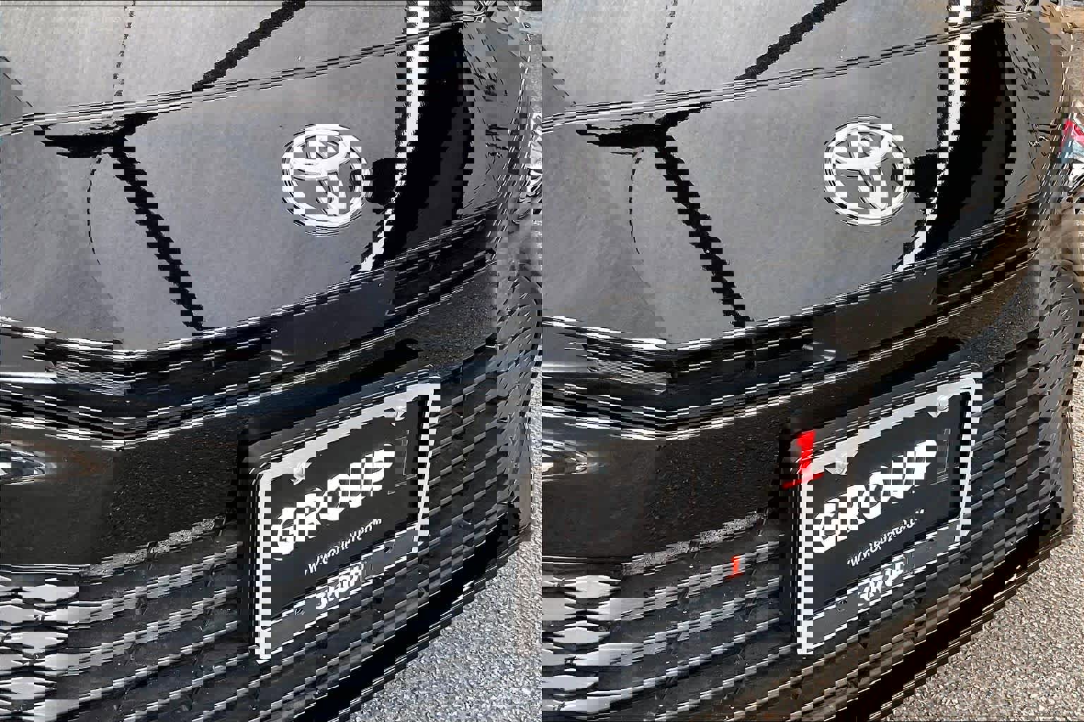 Used 2025 Toyota Camry SE image 28