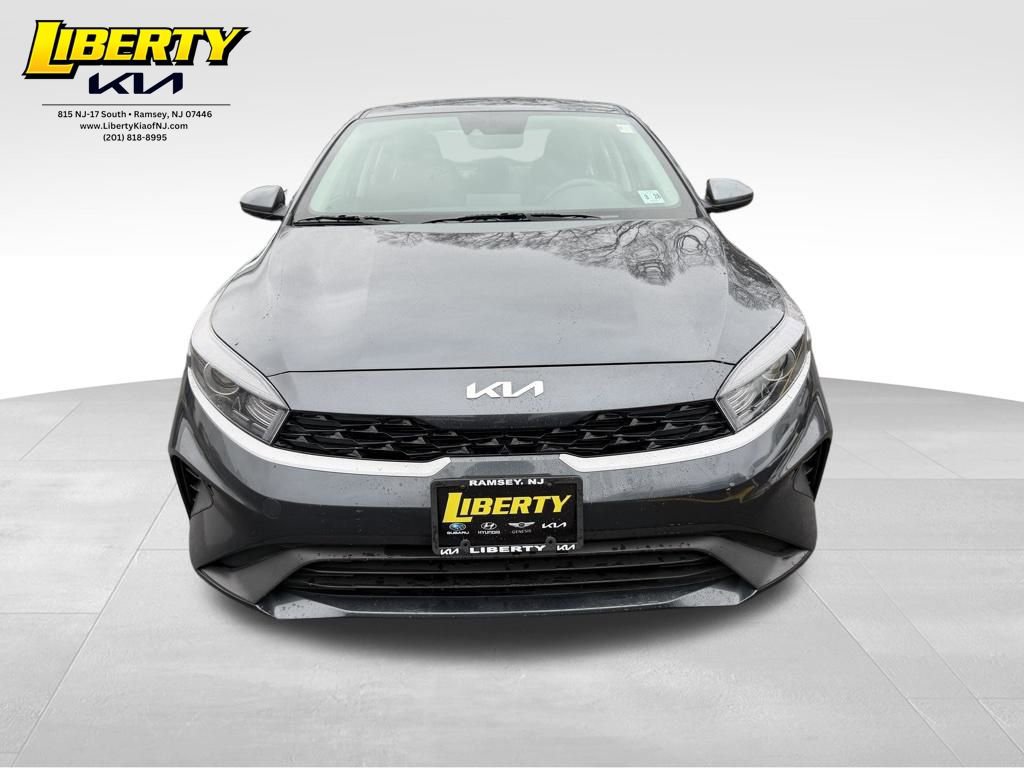 Used 2023 Kia Forte LXS image 2