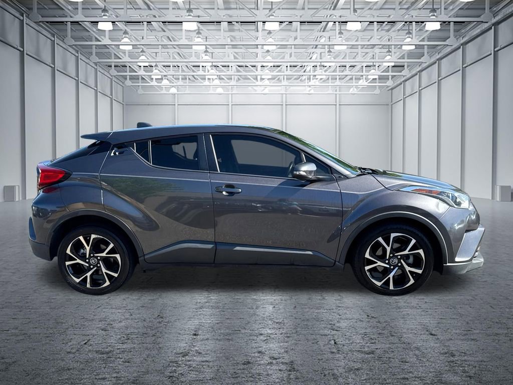 Used 2019 Toyota C-HR XLE image 8