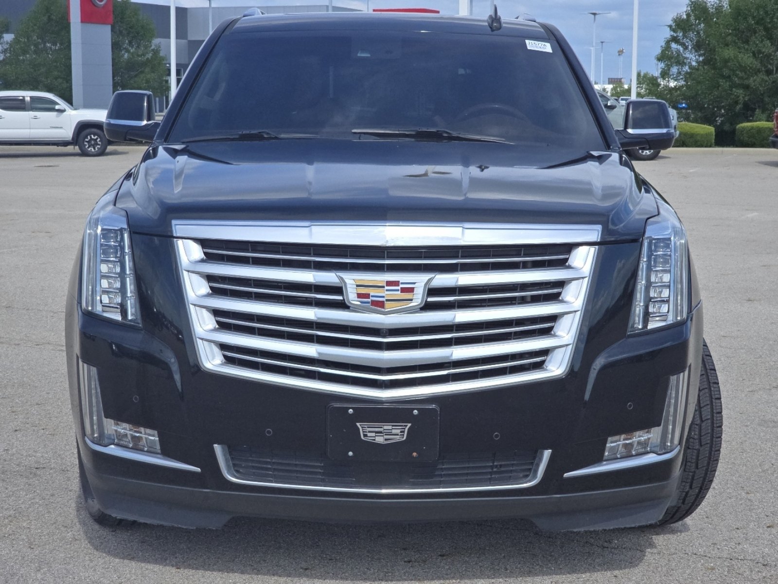 Used 2016 Cadillac Escalade Platinum AWD/4WD image 12