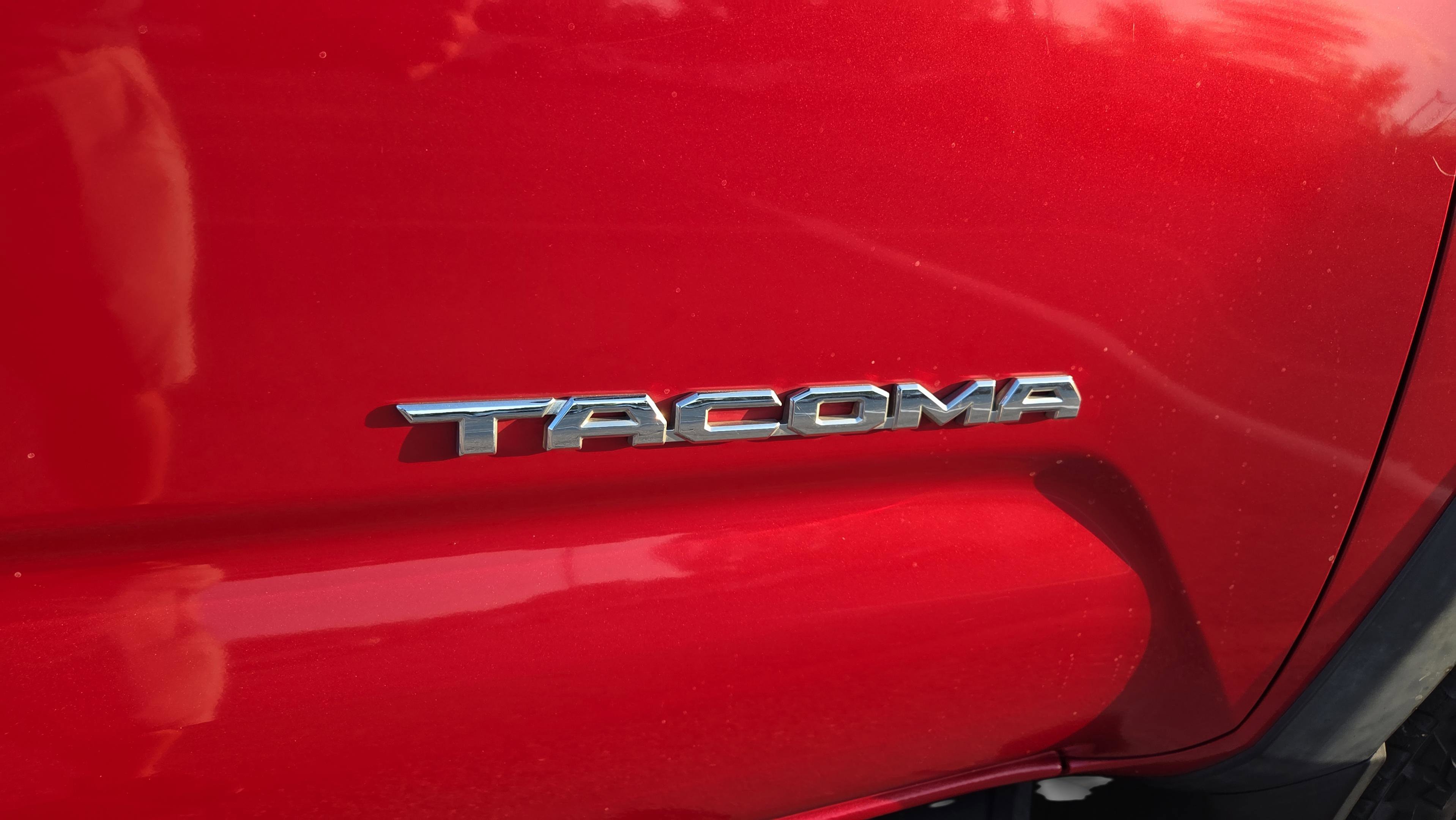 Used 2016 Toyota Tacoma TRD Off-Road w/ Towing Package AWD/4WD image 6