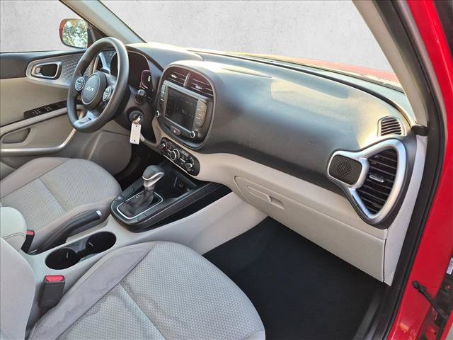 Used 2025 Kia Soul LX FWD image 20
