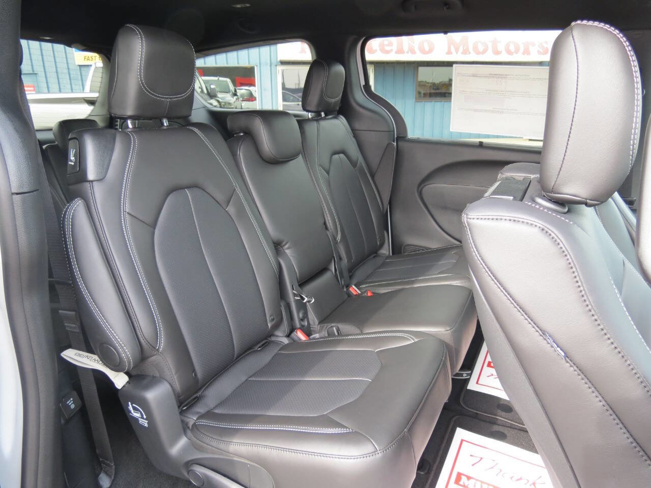 New 2026 Chrysler Pacifica Select image 19