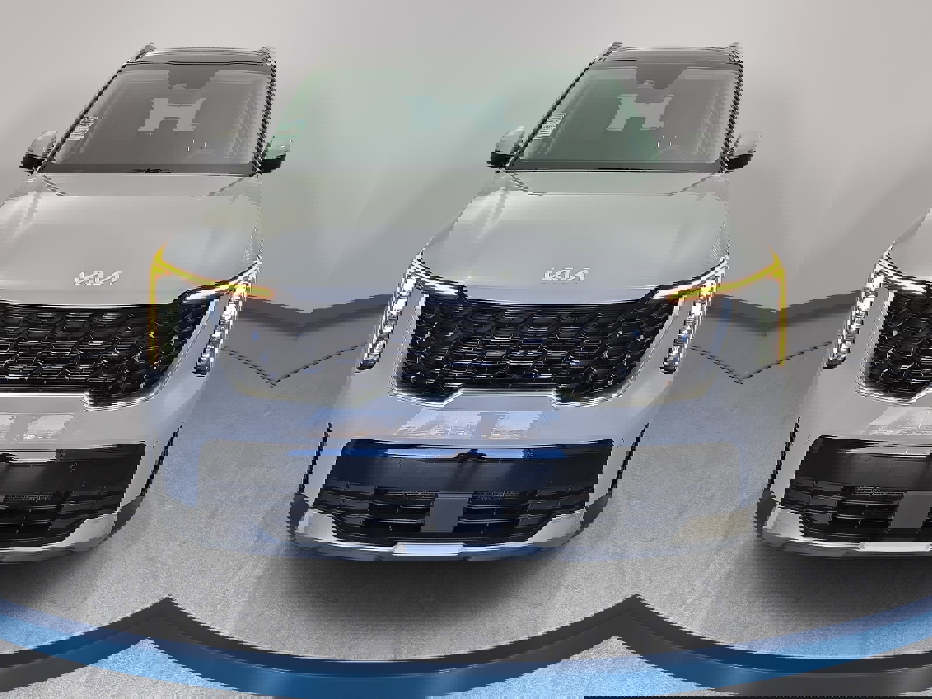 Used 2025 Kia Sorento S w/ Panoramic Sunroof Package image 2